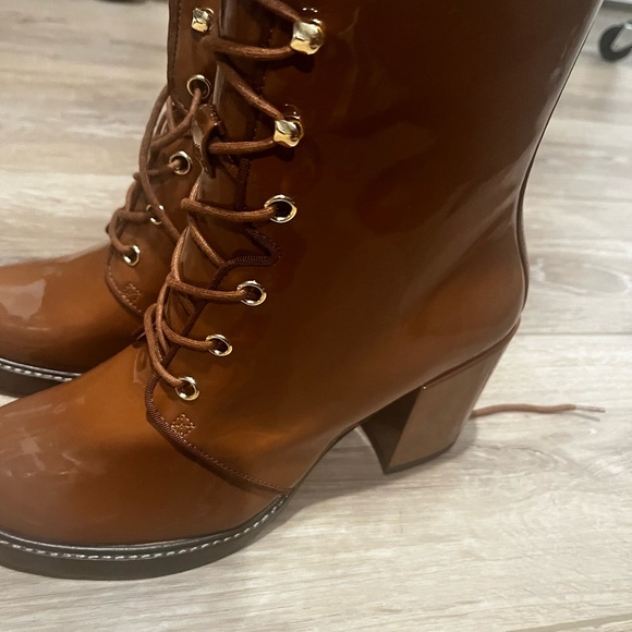 Stuart Weitzman Cassey Bootie - Picture 3 of 6